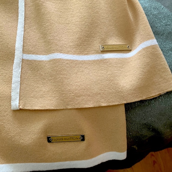 Vintage Louis Vuitton sweater set. Bought in Paris France in 1990’s. #vintageLV - Picture 6 of 7